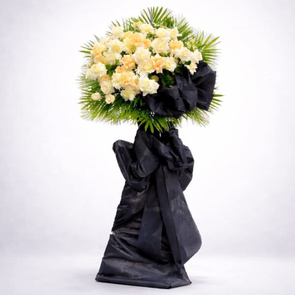 Vòng hoa chia buồn trắng kem tao nhã