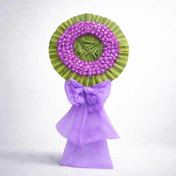 Vòng hoa chia buồn lan tím tinh tế