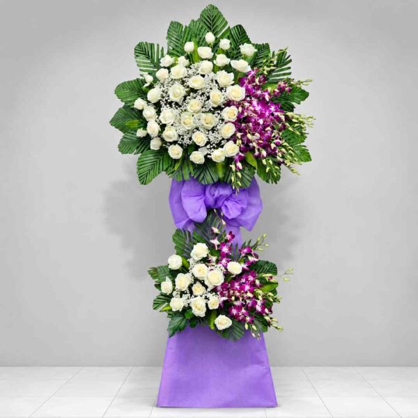 Shop hoa tươi Vĩnh Phúc- Điện hoa Vĩnh Phúc uy tín, giá rẻ 86 Kệ Hoa Đám Tang Vĩnh Cửu 498 với hoa hồng trắng, lan tím sang trọng, thiết kế hai tầng chia buồn trang nghiêm