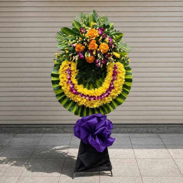 Vòng hoa đám tang cúc vàng lan tím An nhiên mẫu 466 sang trọng với hoa cúc vàng kết hợp lan tím nổi bật, thiết kế trang nghiêm và tinh tế