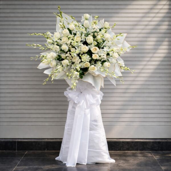 vòng hoa viếng hoa trắng tiễn đưa