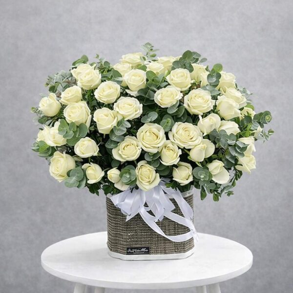 Giỏ hoa chia buồn đẹp hoa hồng trắng