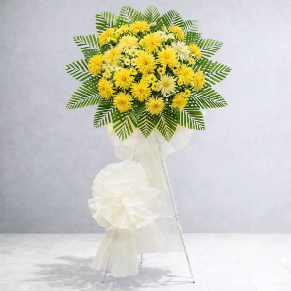 Kệ hoa chia buồn cúc vàng trang nhã, hoa viếng đám tang thiết kế tinh tế